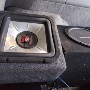 12 Pyle Red Speaker 1400 watts Max